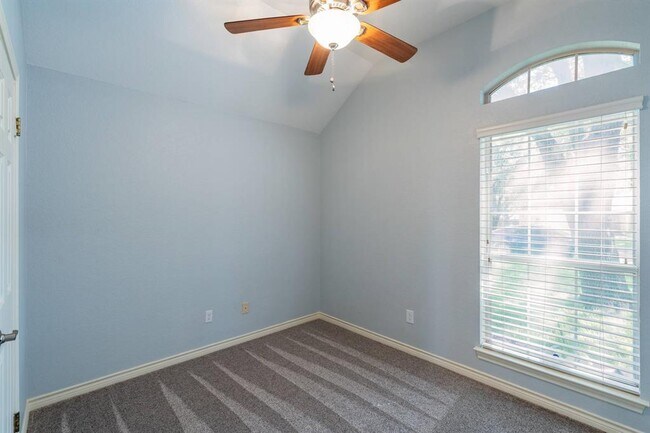 Building Photo - 2604 Bluebonnet Valley Dr