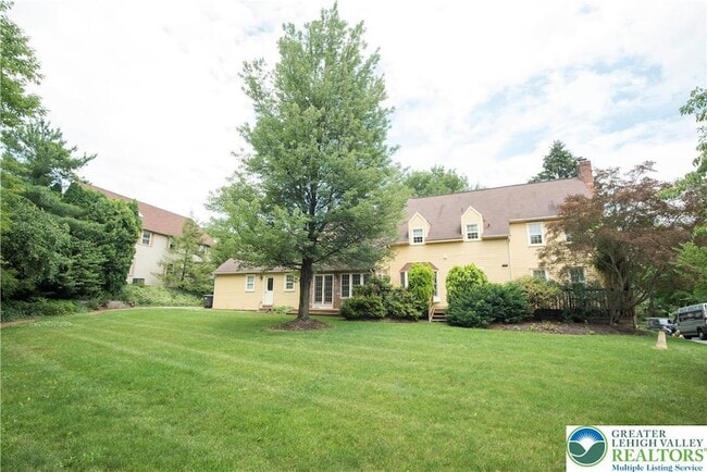 Building Photo - 1528 Wethersfield Dr