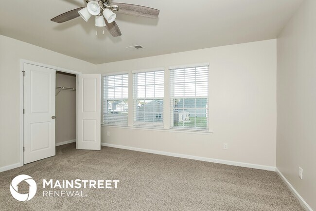 Building Photo - 111 Naples Rd