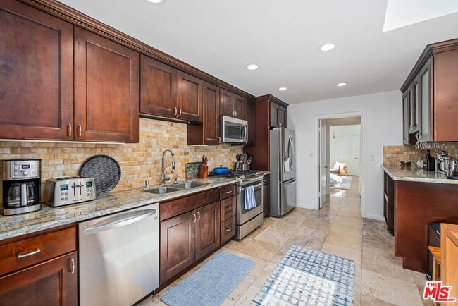 Building Photo - 8221 Delgany Ave
