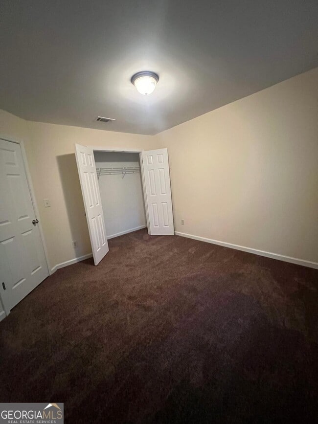 Building Photo - 5080 Lower Elm St