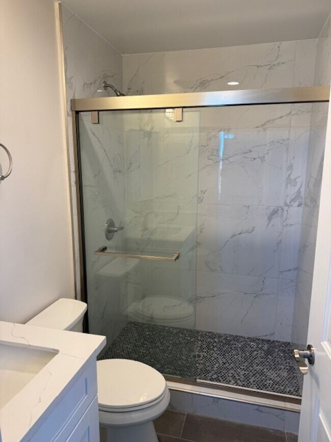 Building Photo - 3190 Carlin Ave