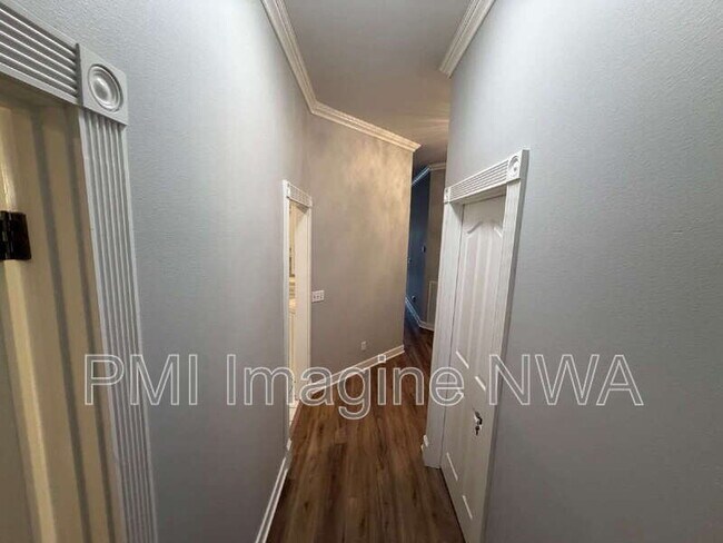 Building Photo - 88 E Cydnee St