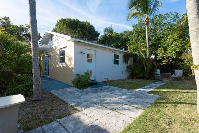 Building Photo - 245 Cortez Rd