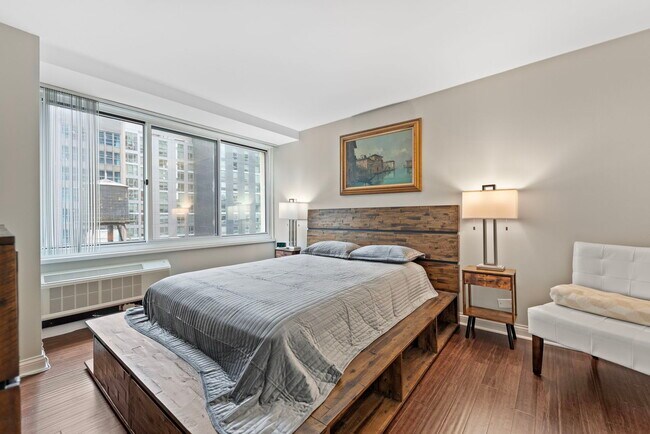 Building Photo - 211 E Ohio St