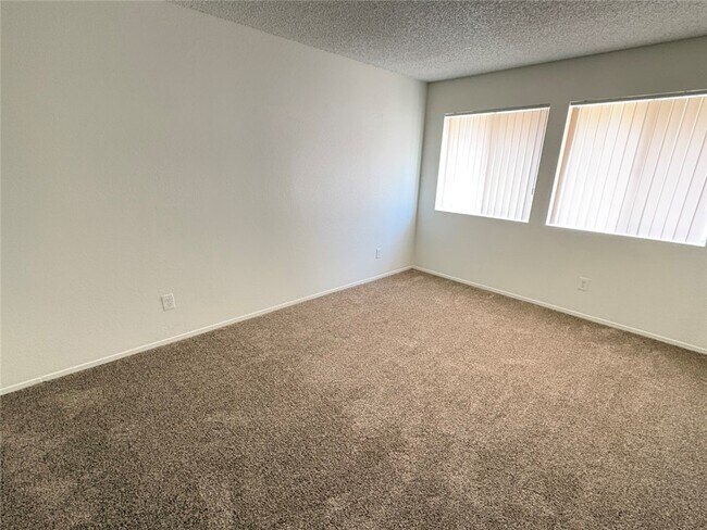 Building Photo - 3210 Orange Ave
