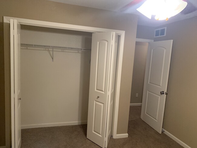 Master bedroom - 1948 Glenbridge Rd