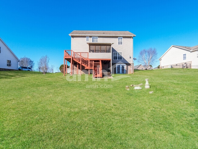 Building Photo - 204 Jessie Ln