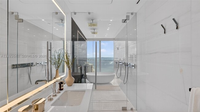 Building Photo - 300 Biscayne Blvd