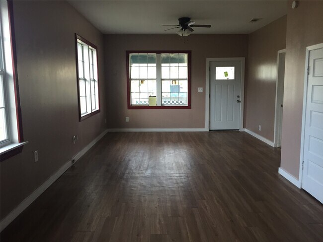 Building Photo - 310 Foerster St
