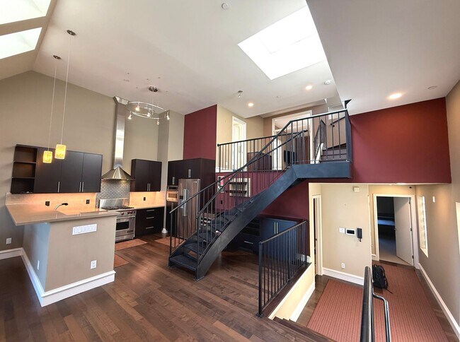 Building Photo - HUGE MODERN BRIGHT Potrero Hill Top Floor ...