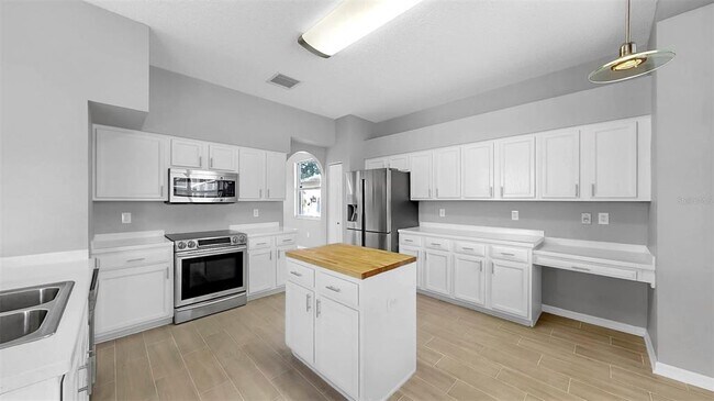 Building Photo - 11208 Sailbrooke Dr