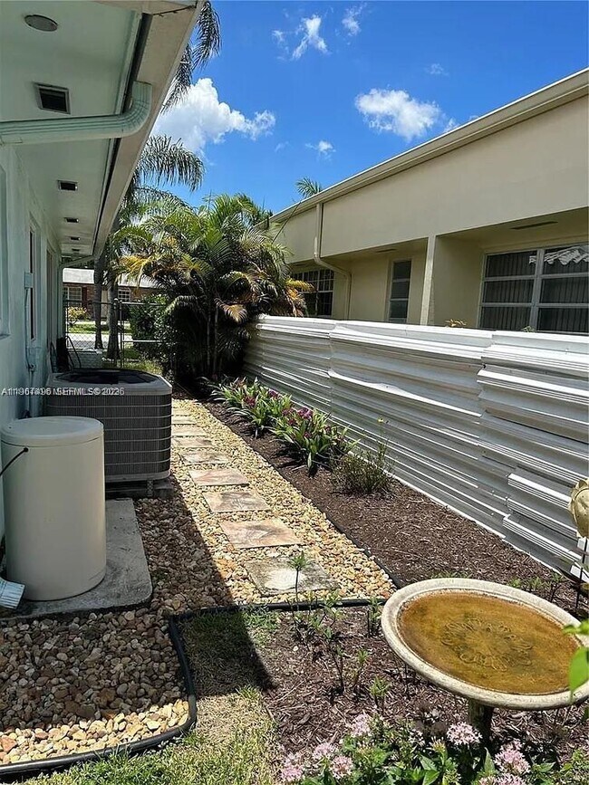 Building Photo - 3790 Polk St