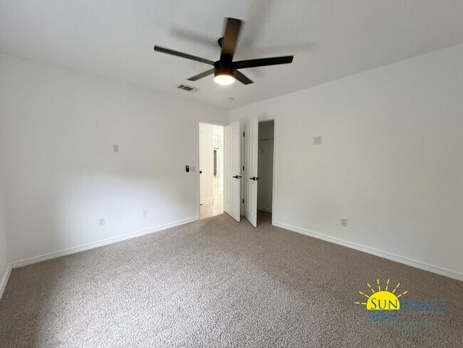 Building Photo - Charming 3-Bedroom + Office Home in Crestview, Prime Location Near I-10 & FL-85!