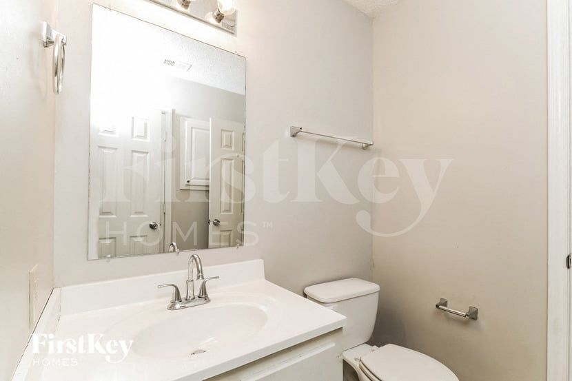 Building Photo - 110 Stillwell St