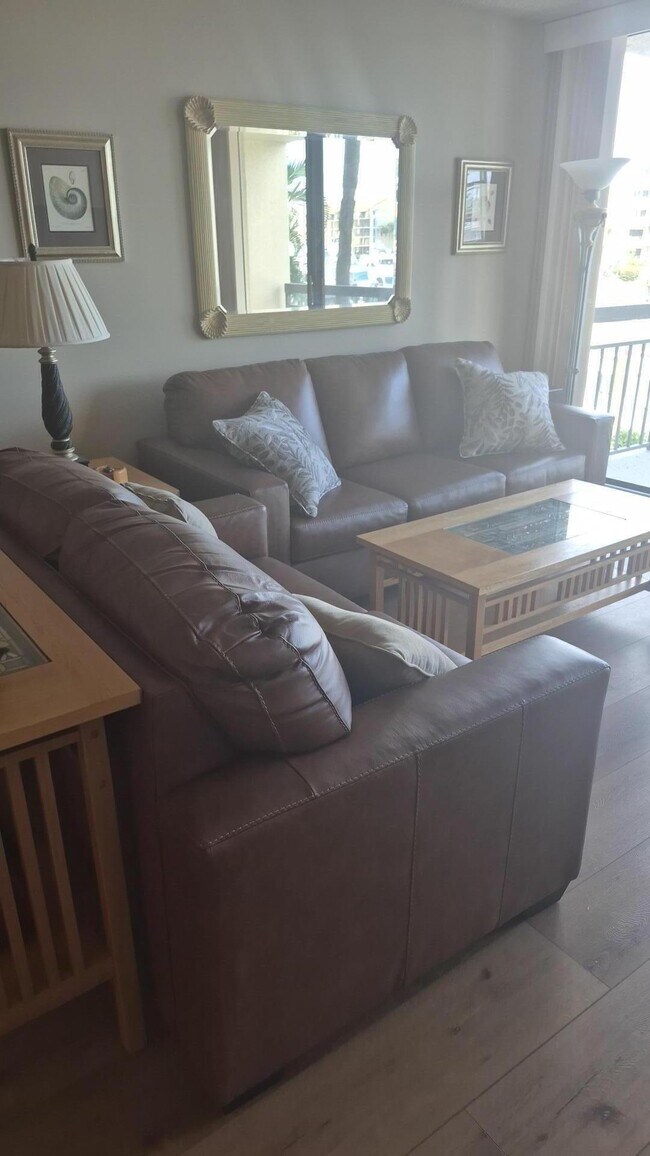 Building Photo - 2601 Marina Isle Way