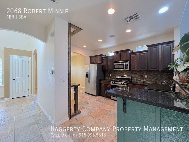Building Photo - 2068 Robert Minnie