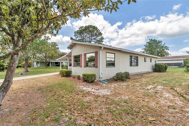 Building Photo - 10060 SW 93rd Ave