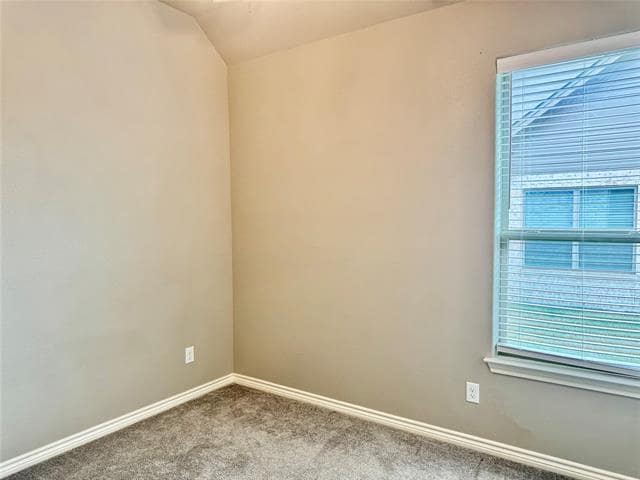 Building Photo - 626 Violet Dr