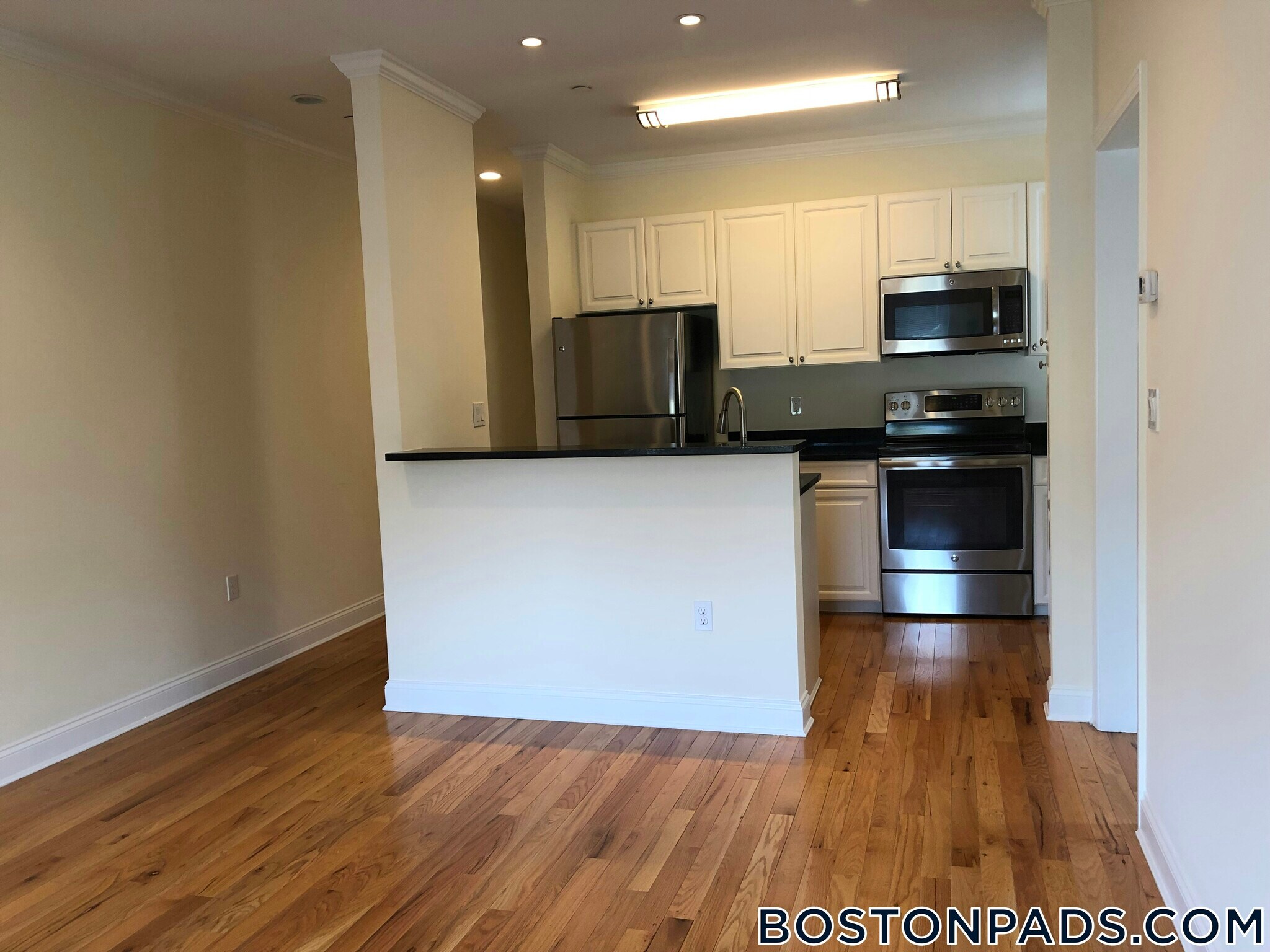 Building Photo - 3 Chauncy St