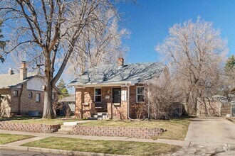 Building Photo - This home is a rare find! 3 bed/2 bath, l...