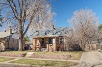 Building Photo - This home is a rare find!  3 bed/2 bath, l...