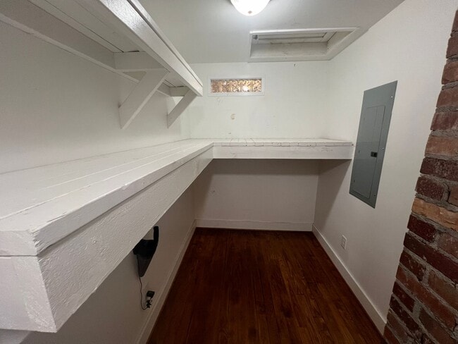 Building Photo - 2 Bedroom 2 Bath House on James Island - Charleston