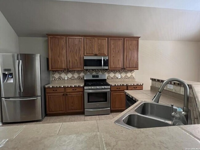 Building Photo - 4724 Green Bluff Dr