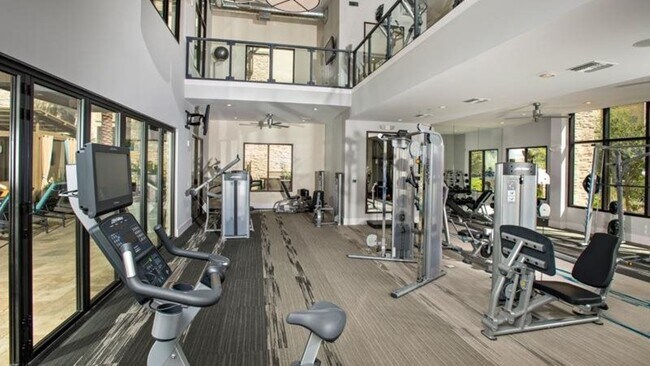 Building Photo - 2625 E Camelback Rd