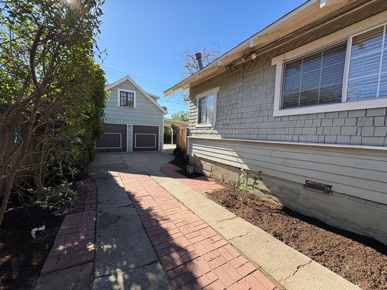 Driveway - 1740 Whitefield Rd