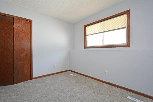 Building Photo - 7305-7315 Bagpipe Blvd