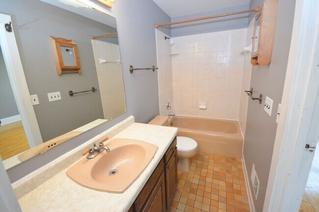 Building Photo - Gorgeous home on corner lot with fenced yard!