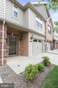 Building Photo - 20 Delano Dr