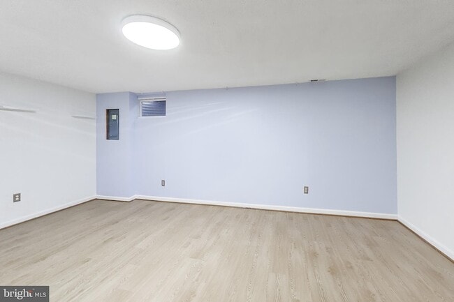 Building Photo - 20210 Maple Leaf Ct