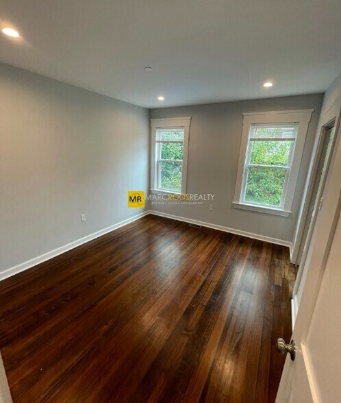 Building Photo - 31 Raymond Ave