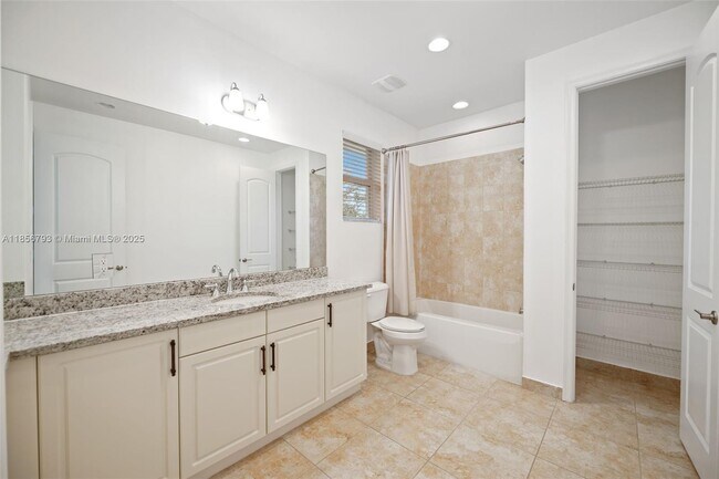 Building Photo - 6907 Pines Cir