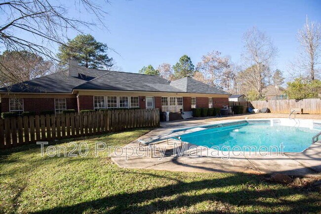 Building Photo - 177 Richardson Rd