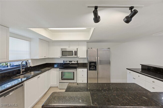 Building Photo - 28180 Pine Haven Way