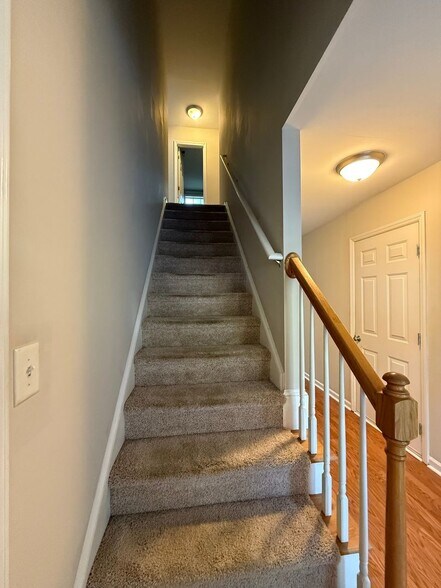 Building Photo - 301 Saranac Ridge Dr