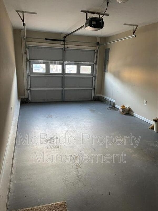 Building Photo - 429 Snead Way