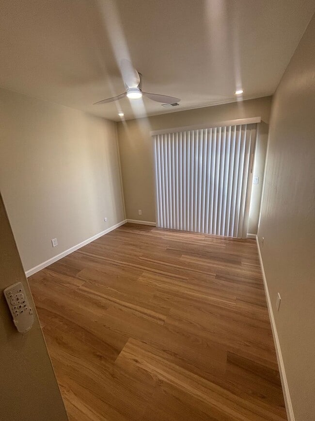 Building Photo - Updated 2 Bedroom 2 Bathroom Brush Creek Villa Condo with A/C
