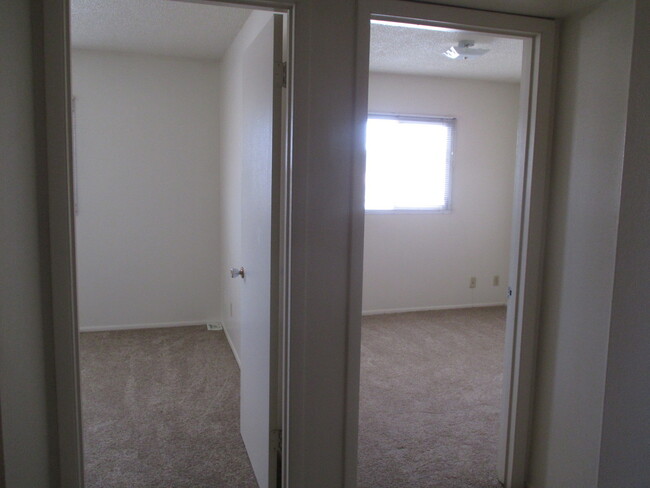 Building Photo - Tempe 3 Bed/1.5 Bath Townhouse w/Community...