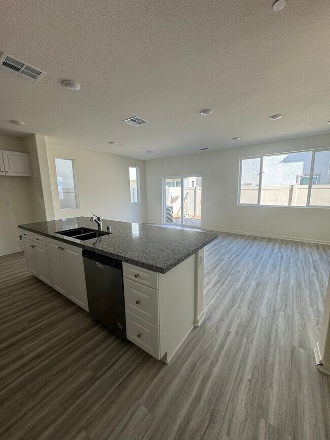 Building Photo - Beautiful Brand-New Home (Price Drop)>>>> Call Today>>>>