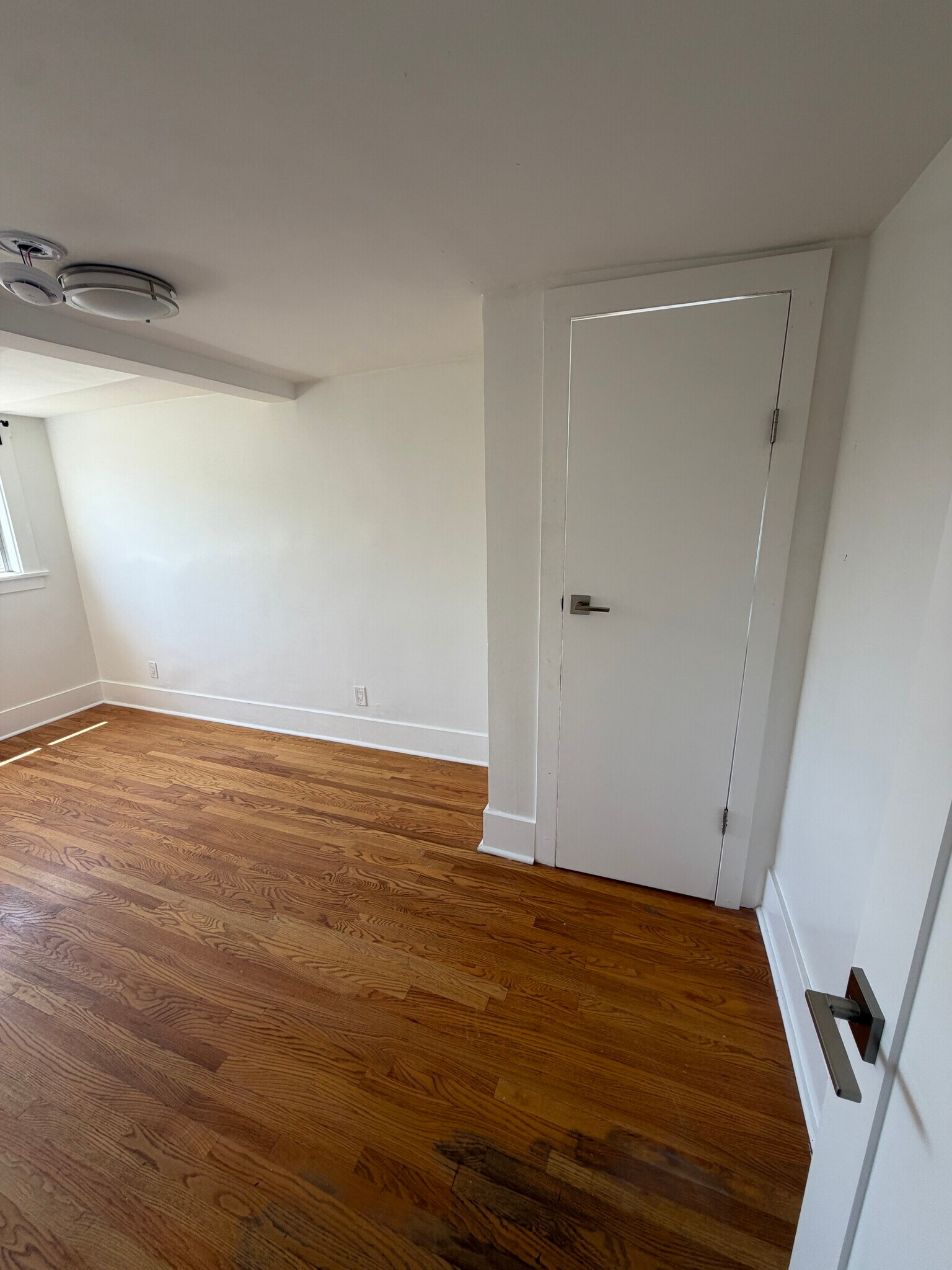 Building Photo - 2174 W 30th St
