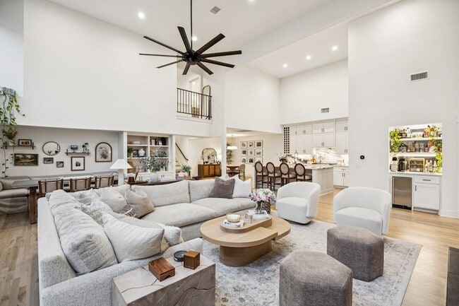 Building Photo - 5816 Orchid Ln