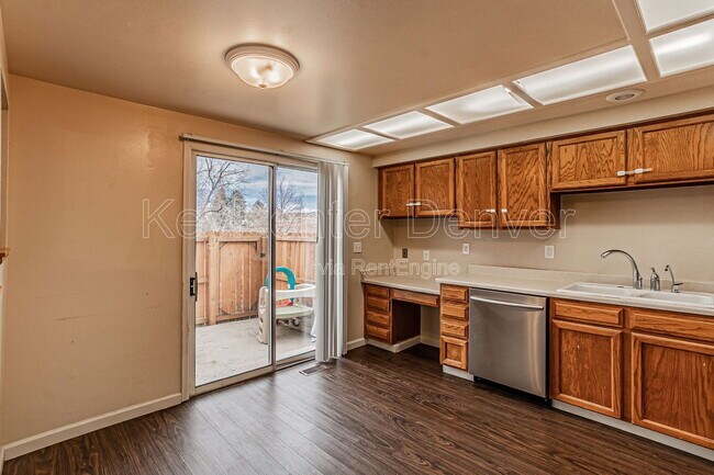 Building Photo - 14129 E Warren Pl