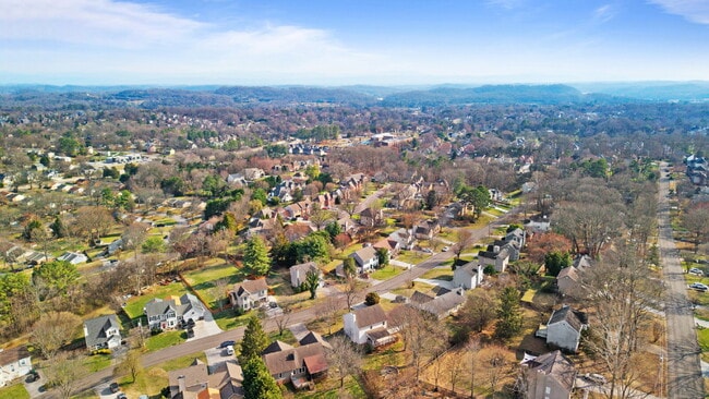 Building Photo - *RESERVED - Contact Us to Submit A Backup App!* Fully Renovated 4BR/2.5BA Gem in Sought-After Ben...