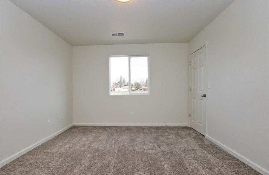 Building Photo - 6334 Yellowstone Rd