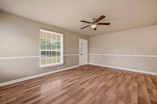 Building Photo - 1701 W Elm St