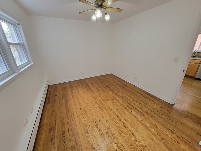 Building Photo - 5809 N Whipple St